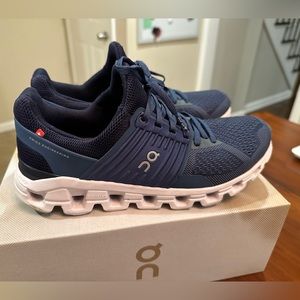 ON Men’s cloudswift denim color sneakers 7.5